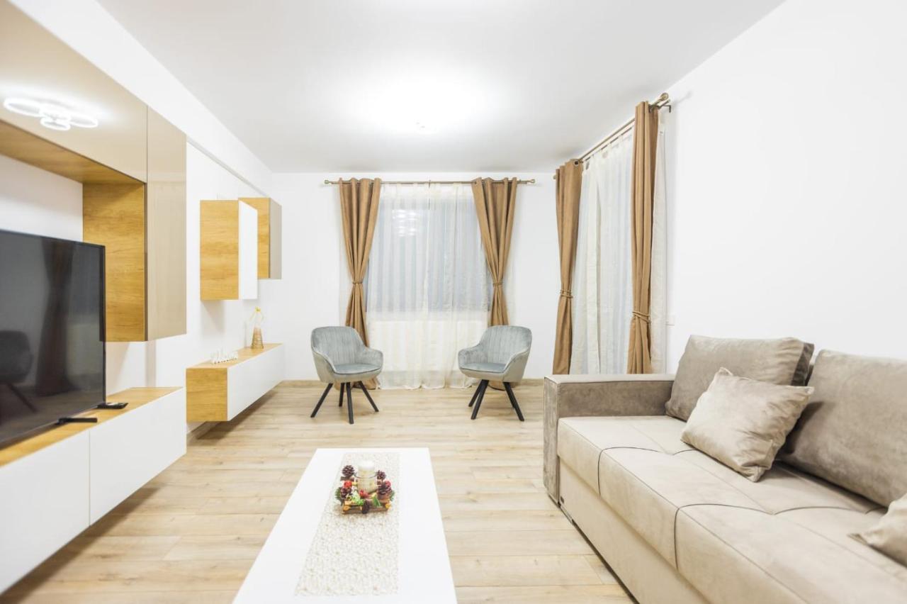 Brigitte Apartment Braşov Esterno foto